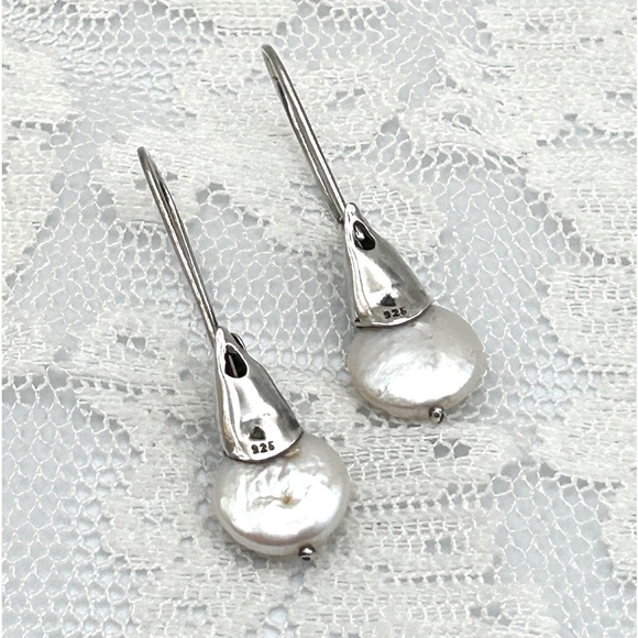 W1269 Rare Vintage Silpada 925 Sterling Silver Coin Pearl Earrings VHTF - Picture 4 of 10